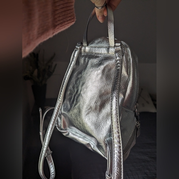 Guess Mini Backpack in silver vegan leather - Picture 4 of 4
